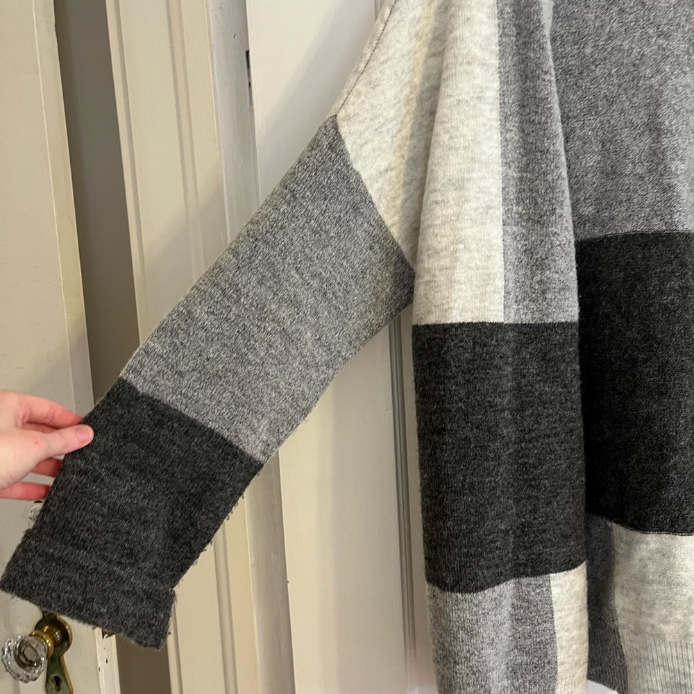 Color Block Cardigan - Picture 3 of 4